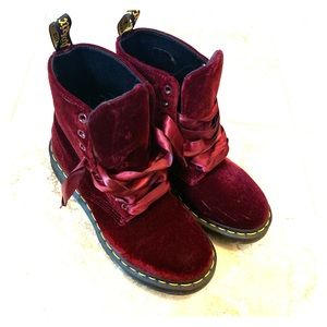 Dr. martens 1460 Pascal Velvet boots